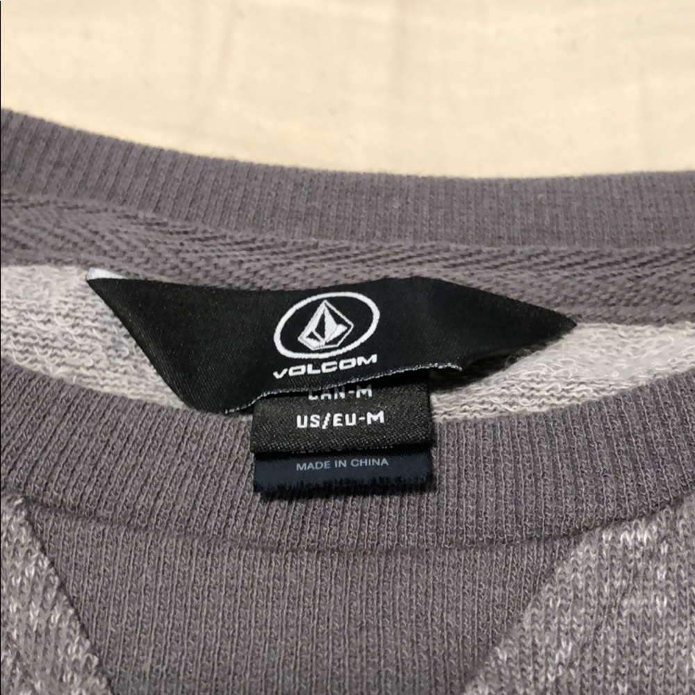 Grey Volcom Sweatshirt. - Picture 3 of 3